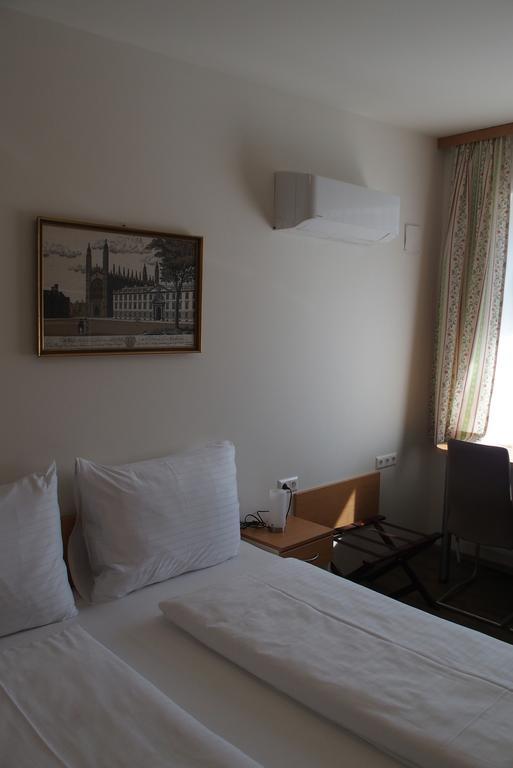 Pension Casa Topolino Винер-Нойштадт Экстерьер фото