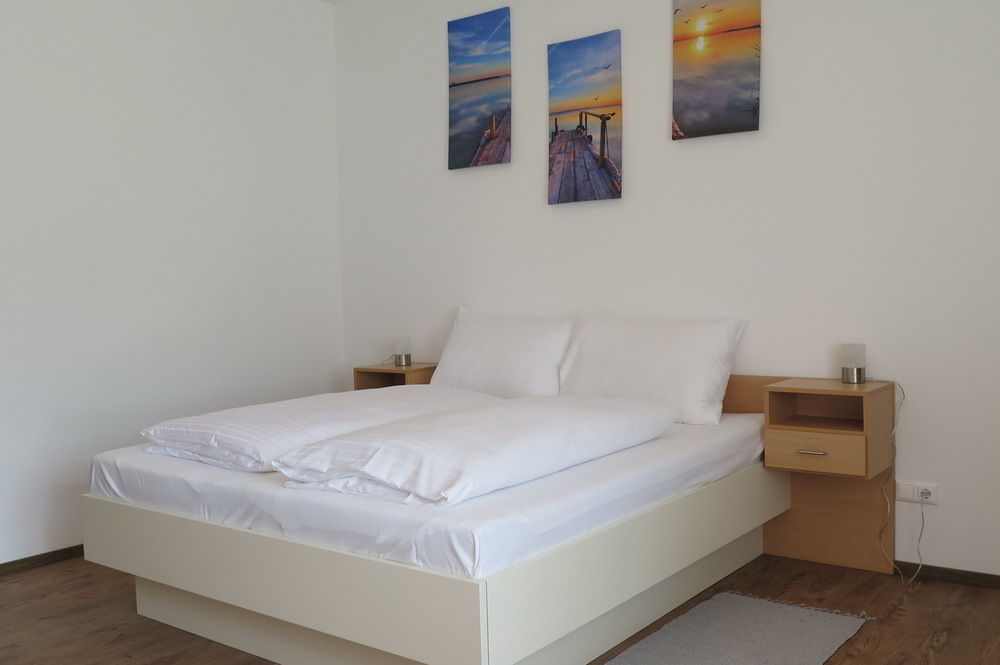 Pension Casa Topolino Винер-Нойштадт Экстерьер фото