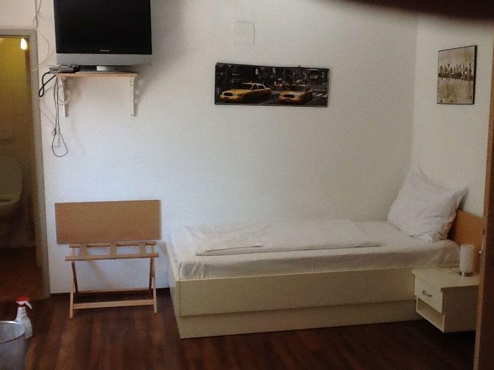 Pension Casa Topolino Винер-Нойштадт Экстерьер фото