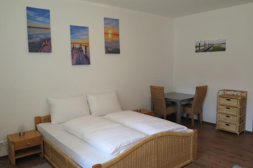Pension Casa Topolino Винер-Нойштадт Экстерьер фото