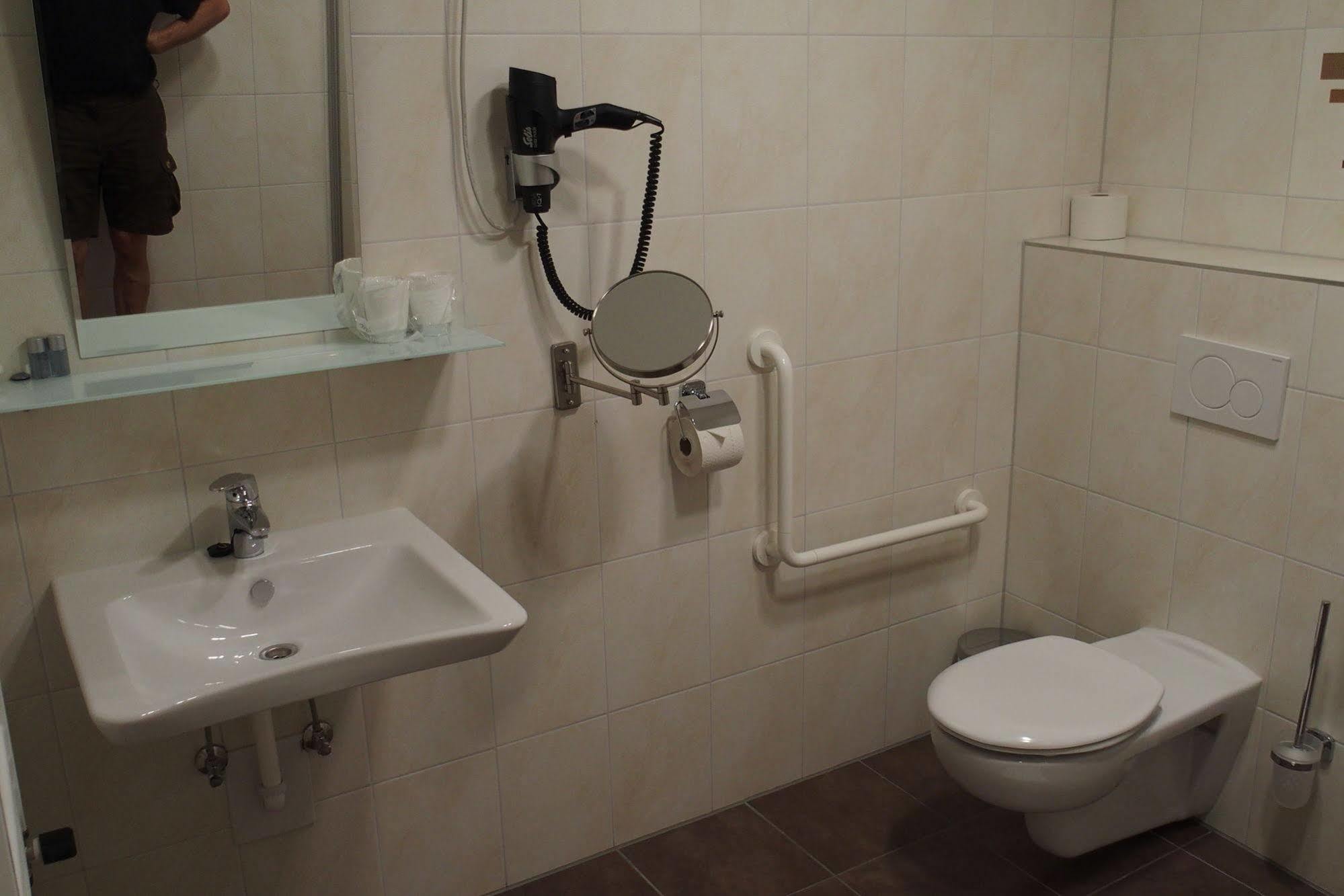 Pension Casa Topolino Винер-Нойштадт Экстерьер фото