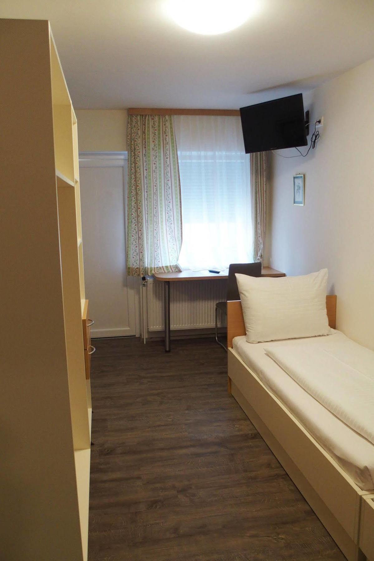Pension Casa Topolino Винер-Нойштадт Экстерьер фото