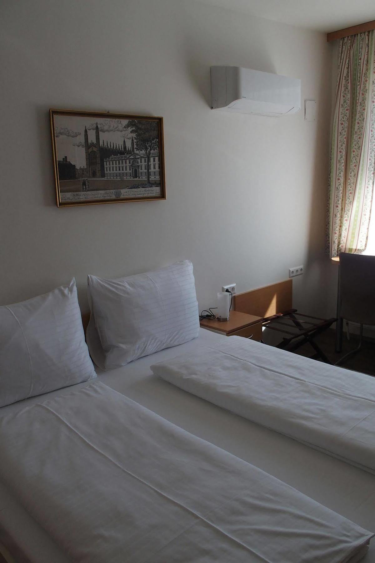 Pension Casa Topolino Винер-Нойштадт Экстерьер фото