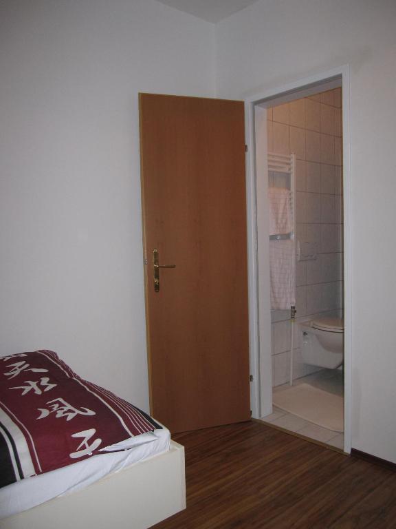 Pension Casa Topolino Винер-Нойштадт Экстерьер фото